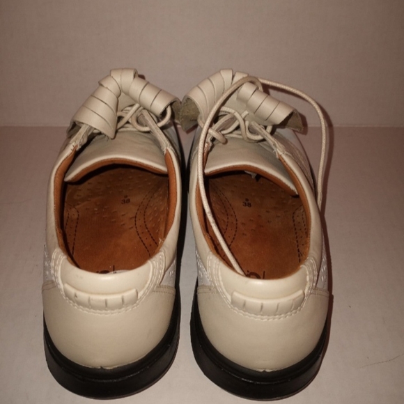 Ecco Gore-Tex Front Flap Leather Golf Shoes Wiomen's Size 7.5 Beige White - Picture 2 of 7